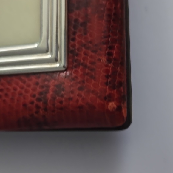 BERGDORF GOODMAN PICTURE FRAME RED LEATHER - Picture 7 of 8